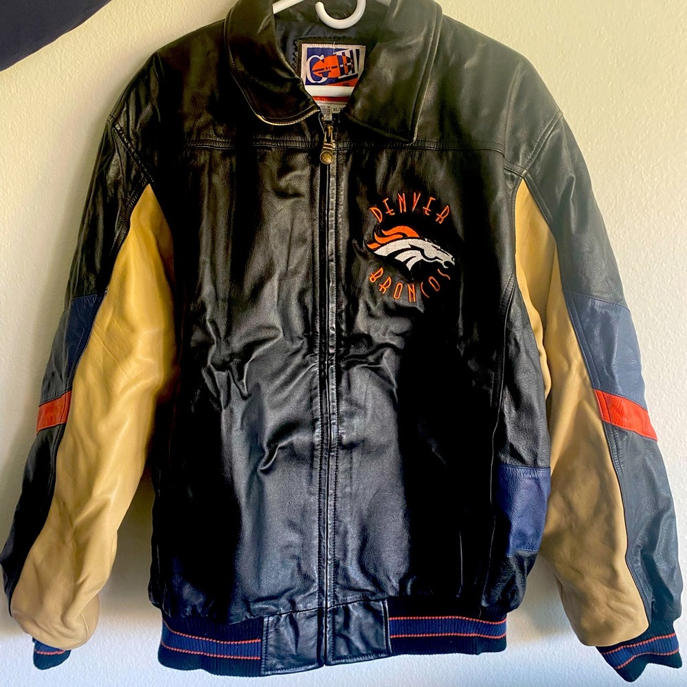 Vintage Denver Broncos NFL Carl Banks leather jacket